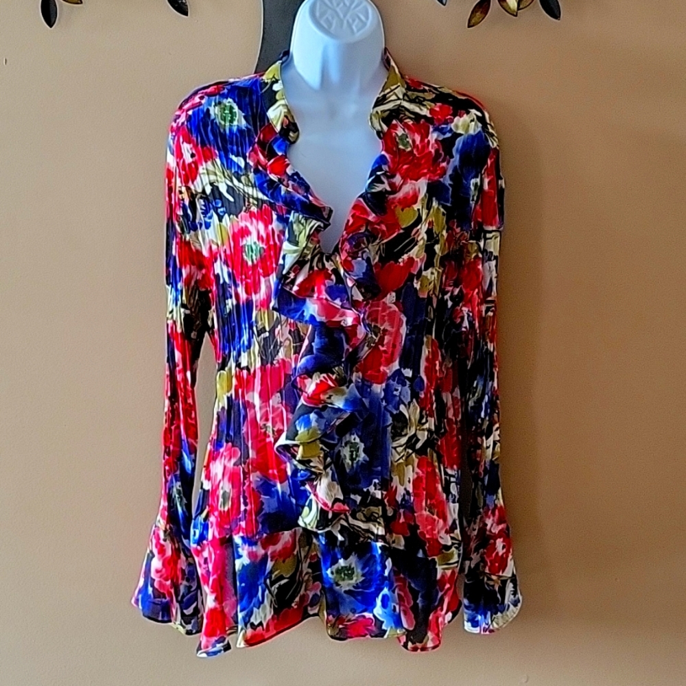 Sunny Leigh Woman Top!